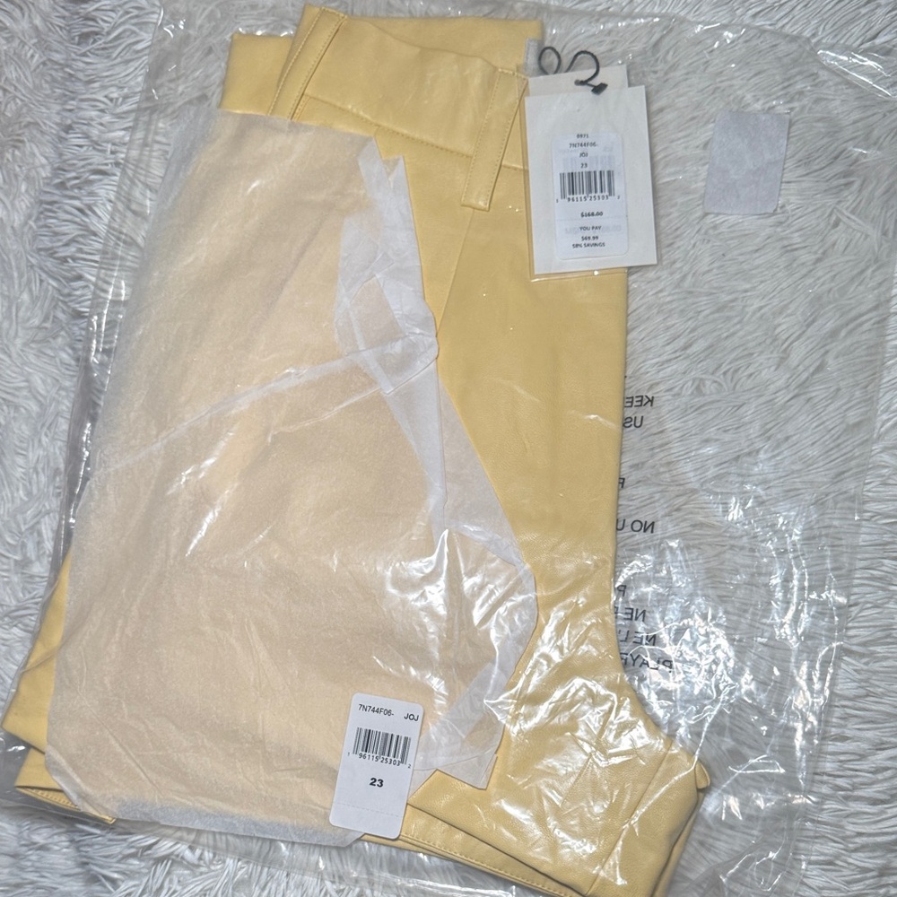 7 For All Mankind High Waist Yellow faux leather Shorts - Picture 3 of 3